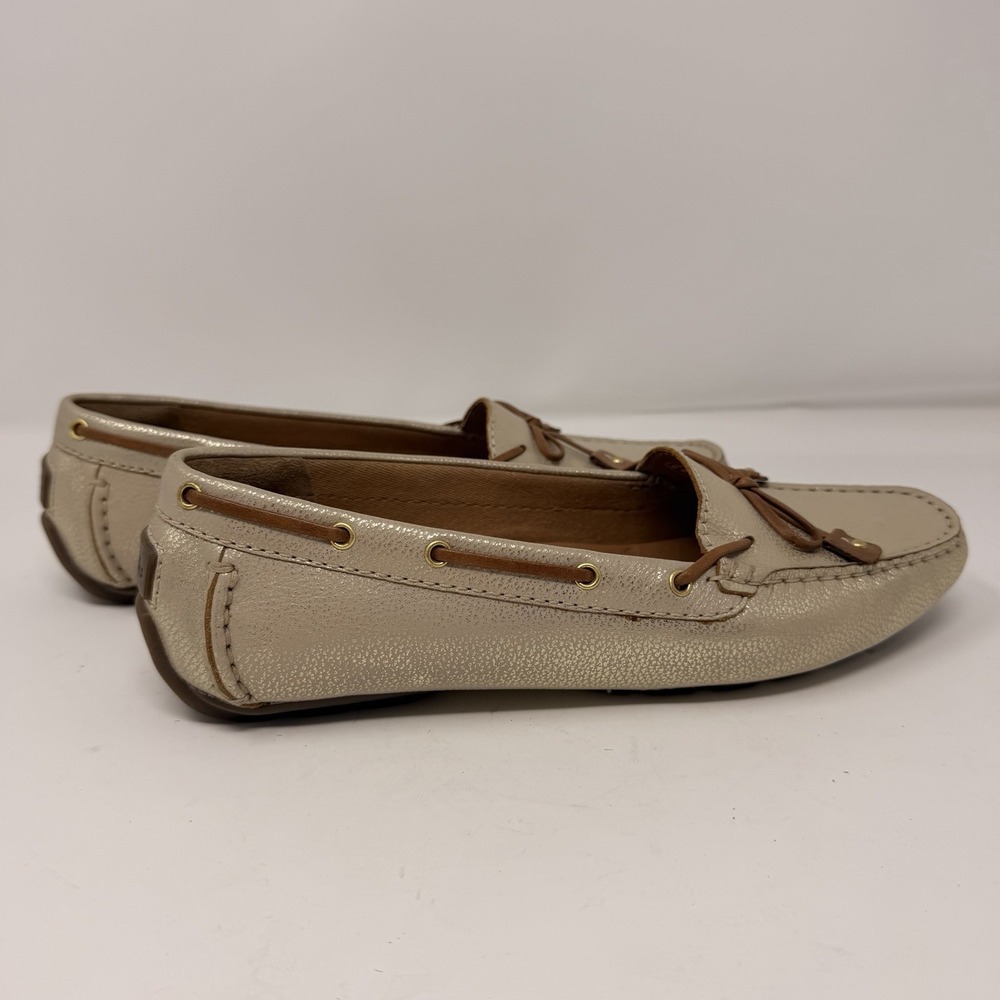 Clark's Artisan Women's 7.5 Gold Driving Moccasins Metallic Loafers Bow Detail - Picture 8 of 9